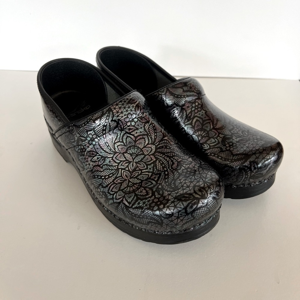 Dansko Women's Professional Clogs Henna Floral Patent Leather, sz 38 - Picture 2 of 10